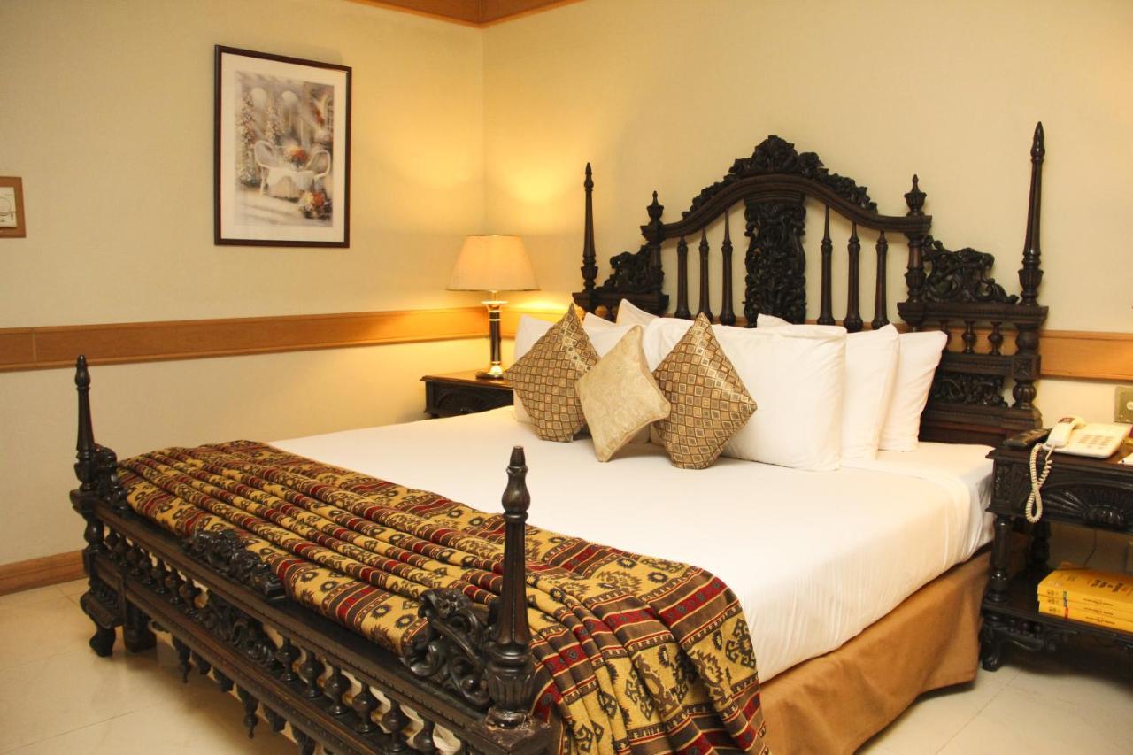 Regent Plaza Hotel & Convention Center Karachi Ngoại thất bức ảnh