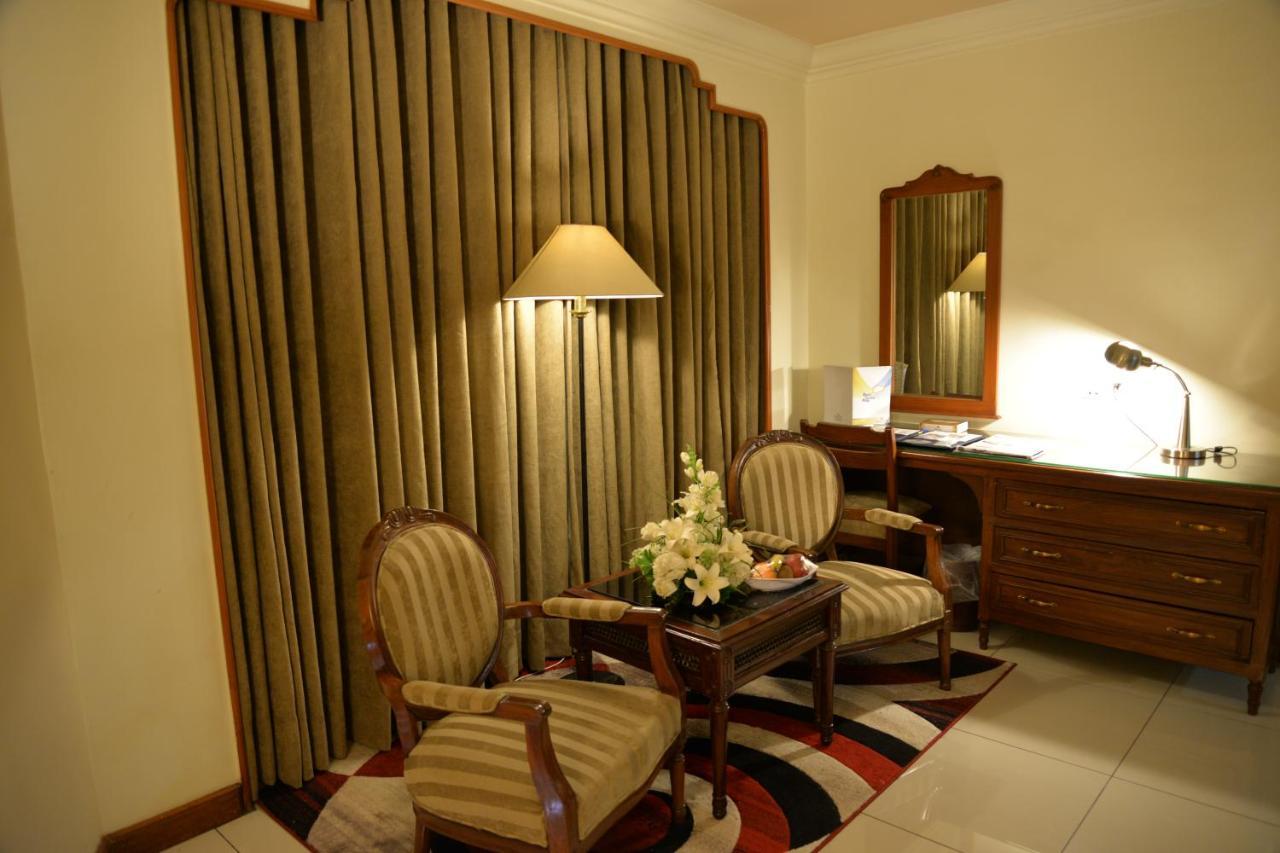 Regent Plaza Hotel & Convention Center Karachi Ngoại thất bức ảnh