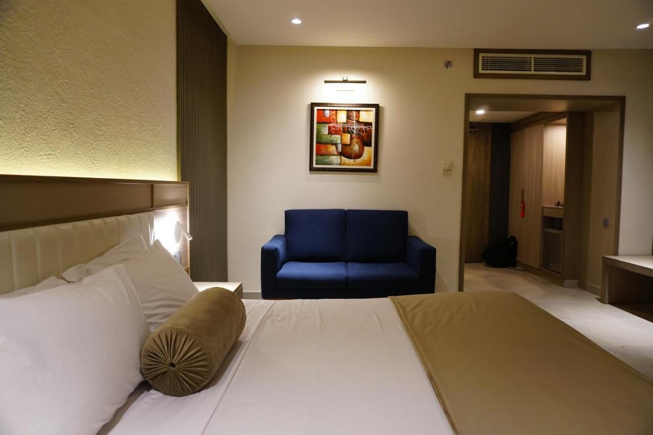 Regent Plaza Hotel & Convention Center Karachi Ngoại thất bức ảnh